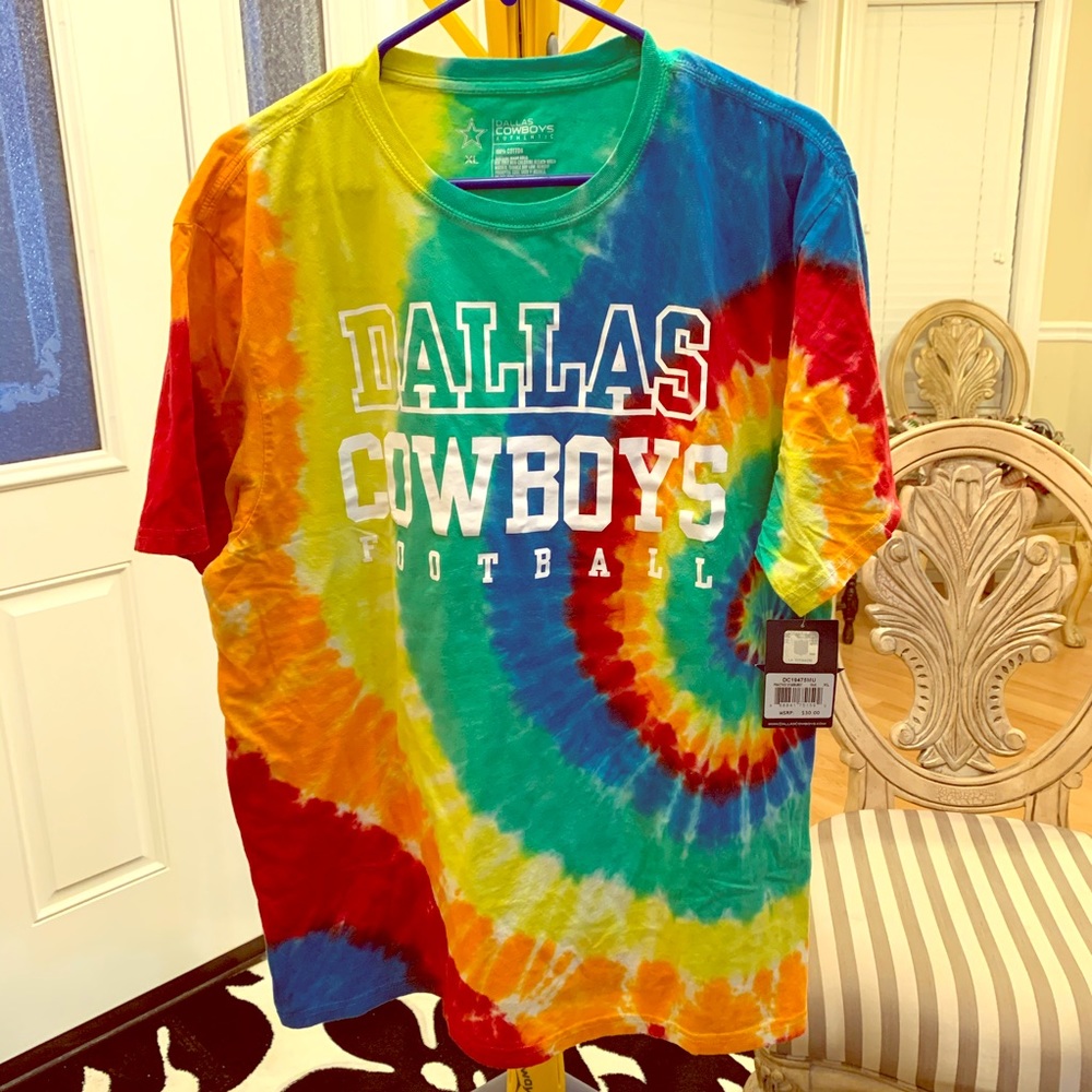 NWT Falls cowboys Starburst T shirt